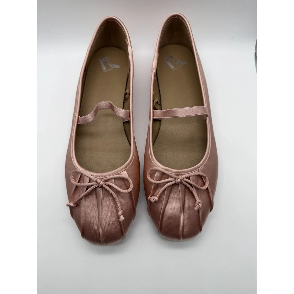 Report Women's Sz 11 Pink Ballet Flats Satin Fabric NWOB Balletcore Coquette